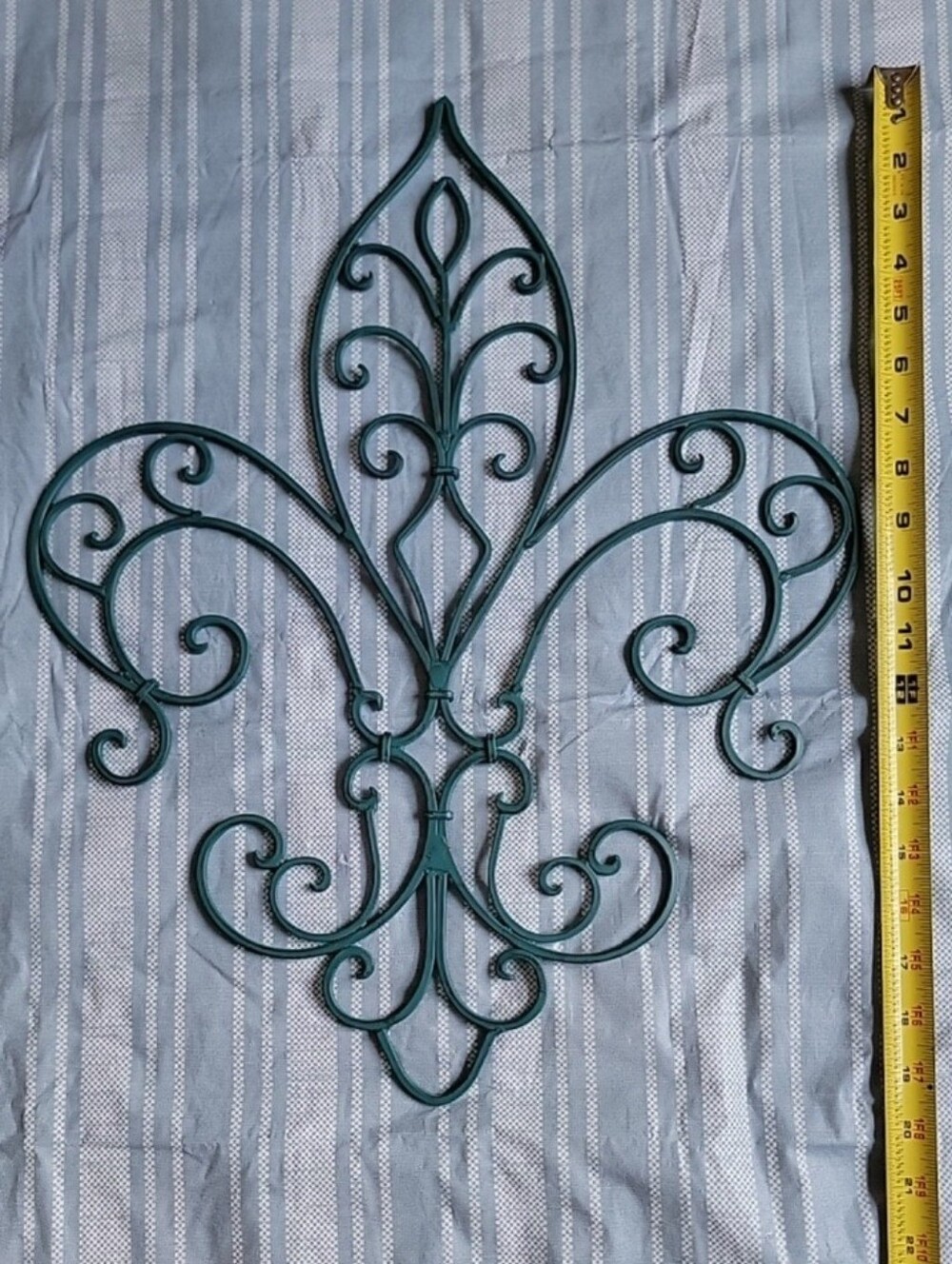 Decorative Teal Fleur-de-Lis Metal Wall Accent